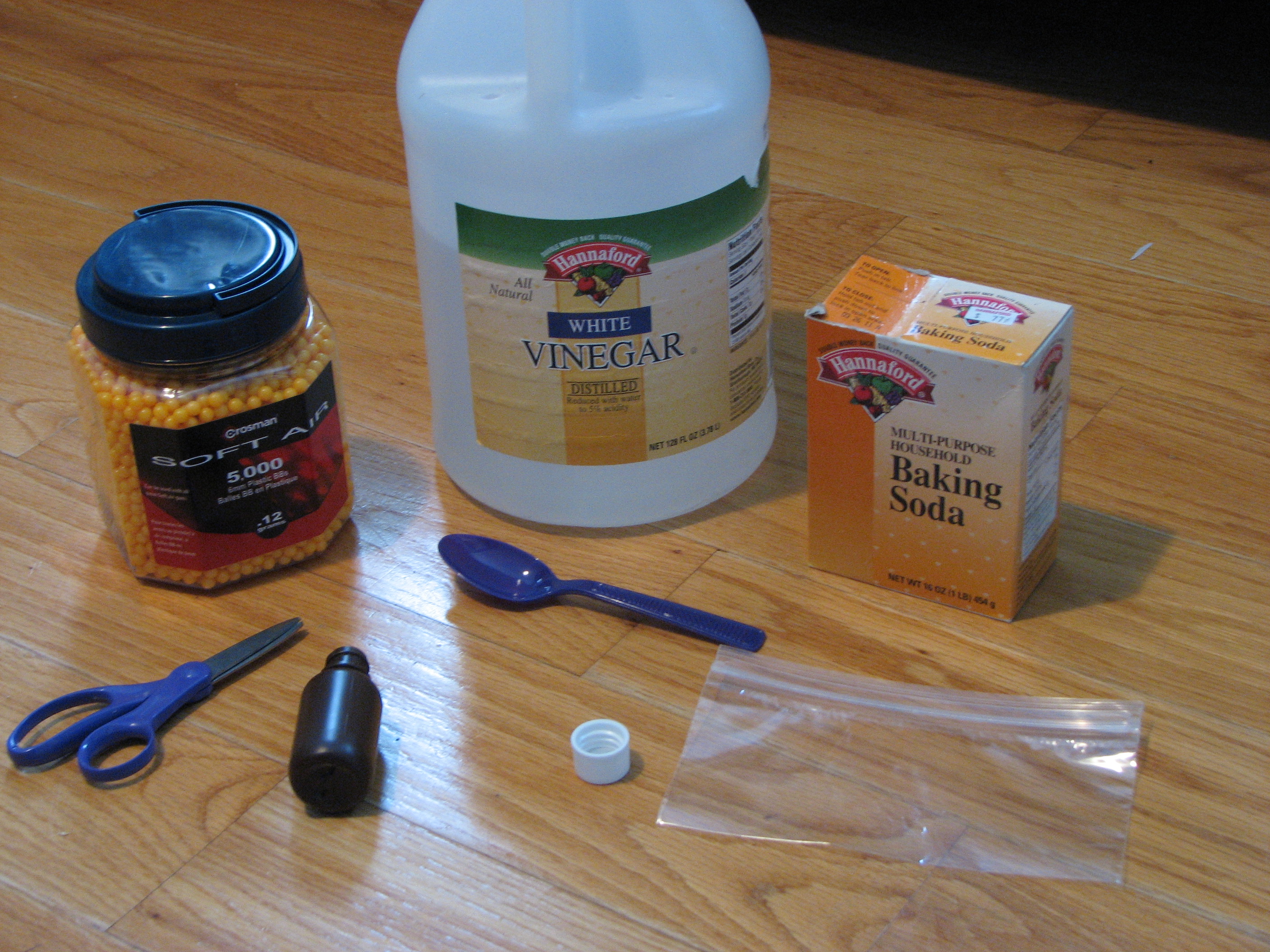 instructibles - baking soda grenade thingy 050.jpg