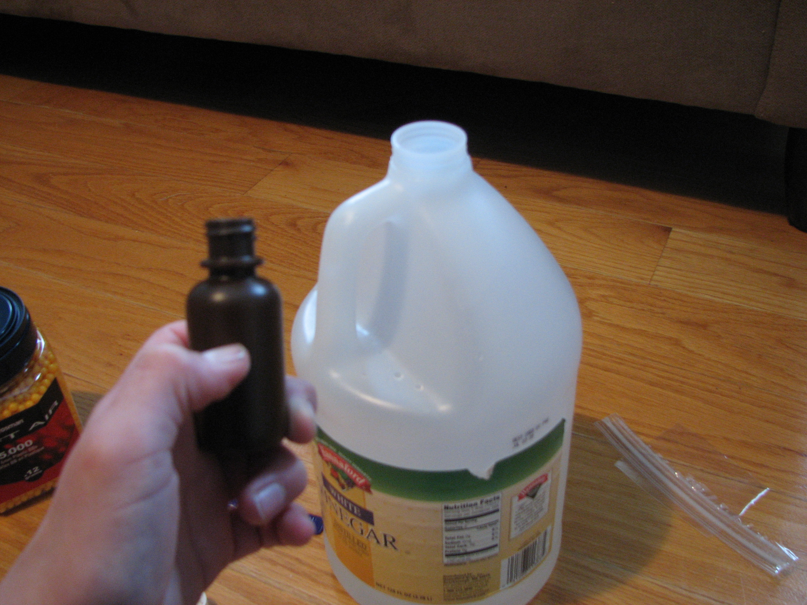 instructibles - baking soda grenade thingy 054.jpg