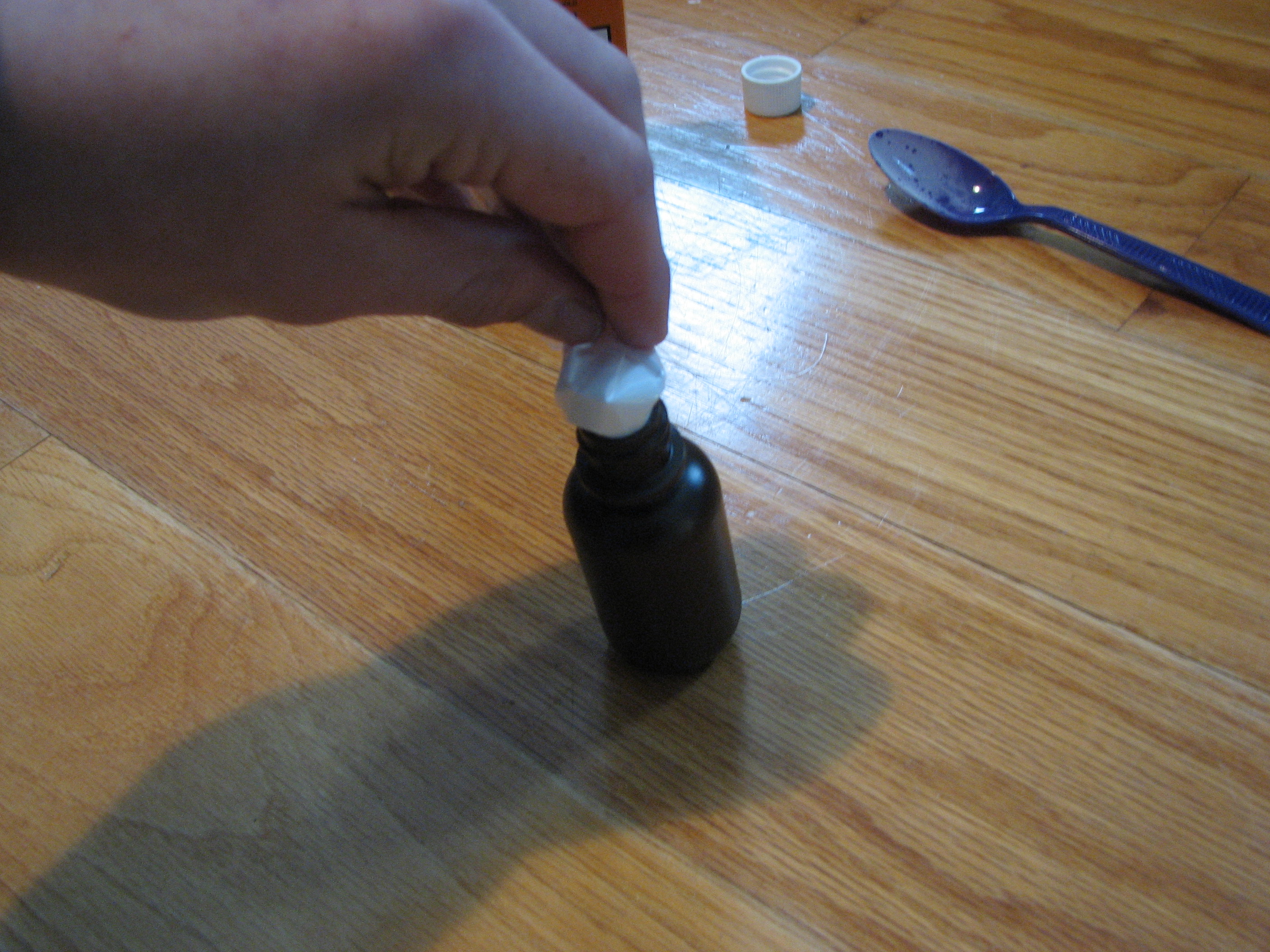 instructibles - baking soda grenade thingy 060.jpg