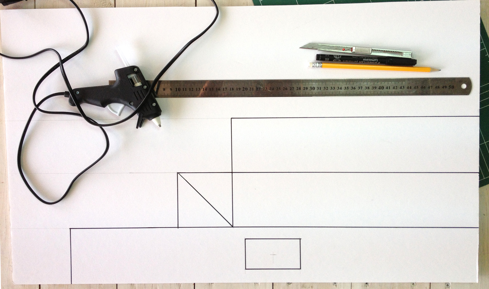 iphone tripod  drawplan.jpg