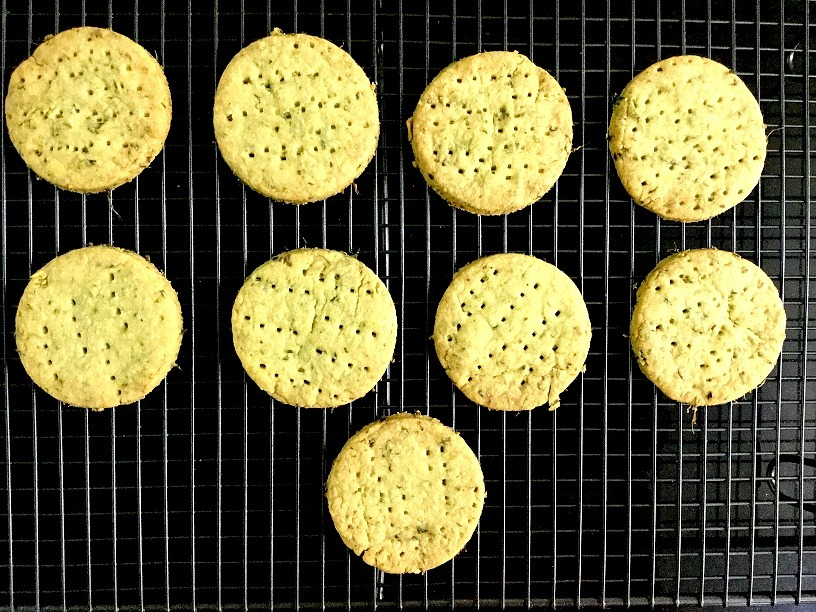 khara biscuit or cookie on rack1.jpg