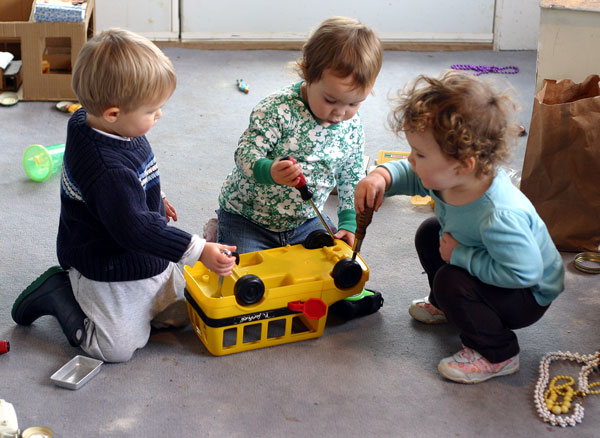 kids-working-on-bus.jpg