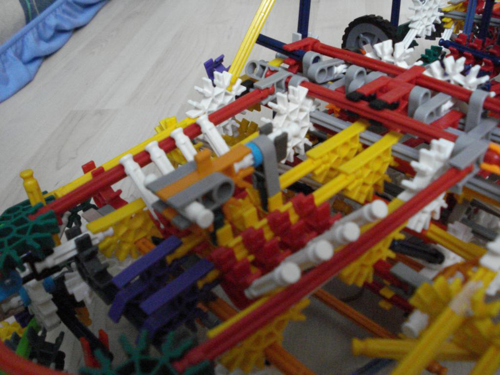 knex car13.jpg