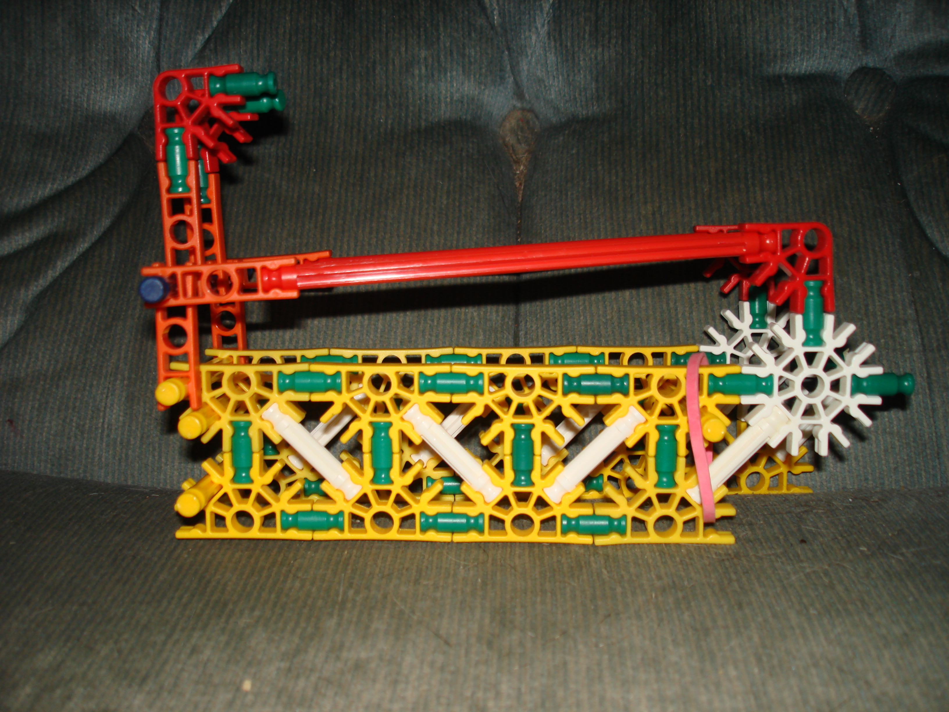 knex gun post#2 001.jpg