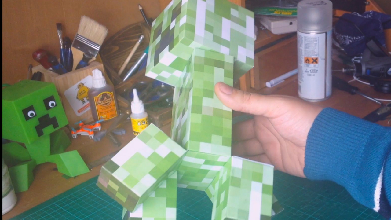 large-papercraft-creeper-glue-assemble3.jpg