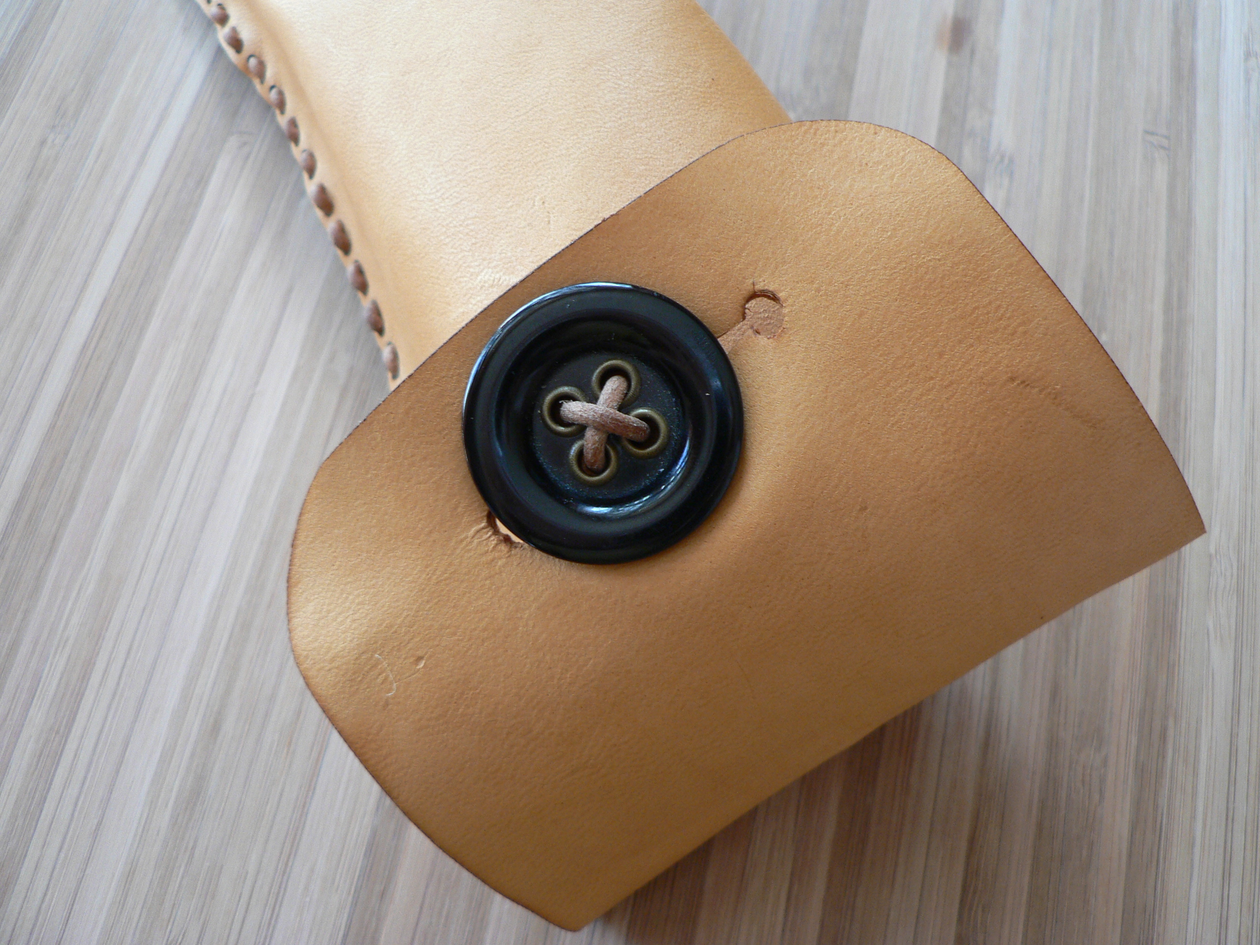 laser-cut-leather-eyeglasses-case-2012-08-17 15.56.24.jpg