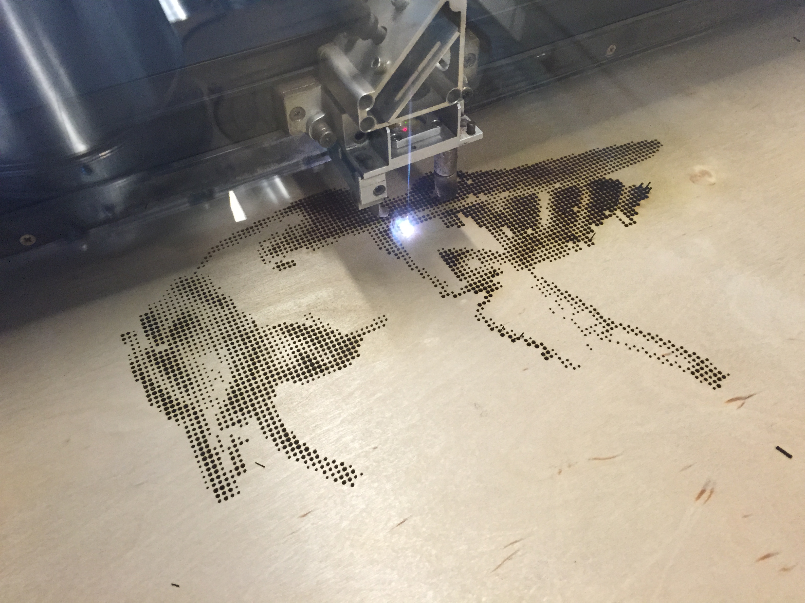 lasercutting bee 1.jpg