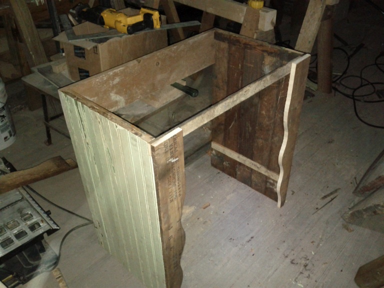 lb_desk19.jpg