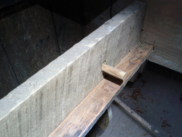 lb_desk58.jpg