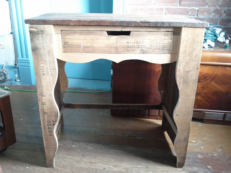 lb_desk74.jpg