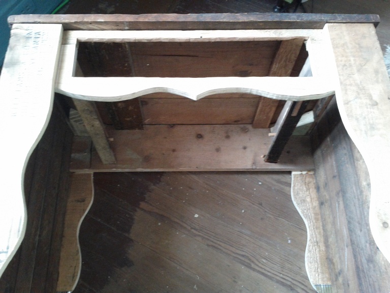 lb_desk84.jpg