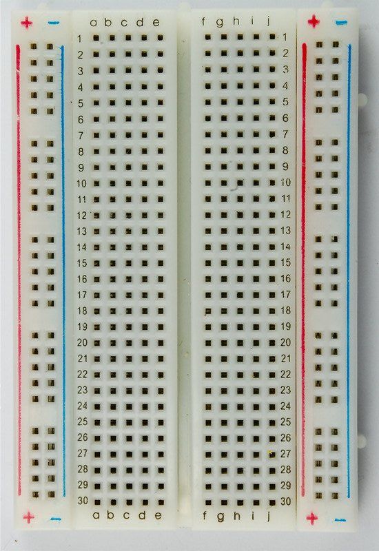 learn_arduino_breadboard_half.jpg