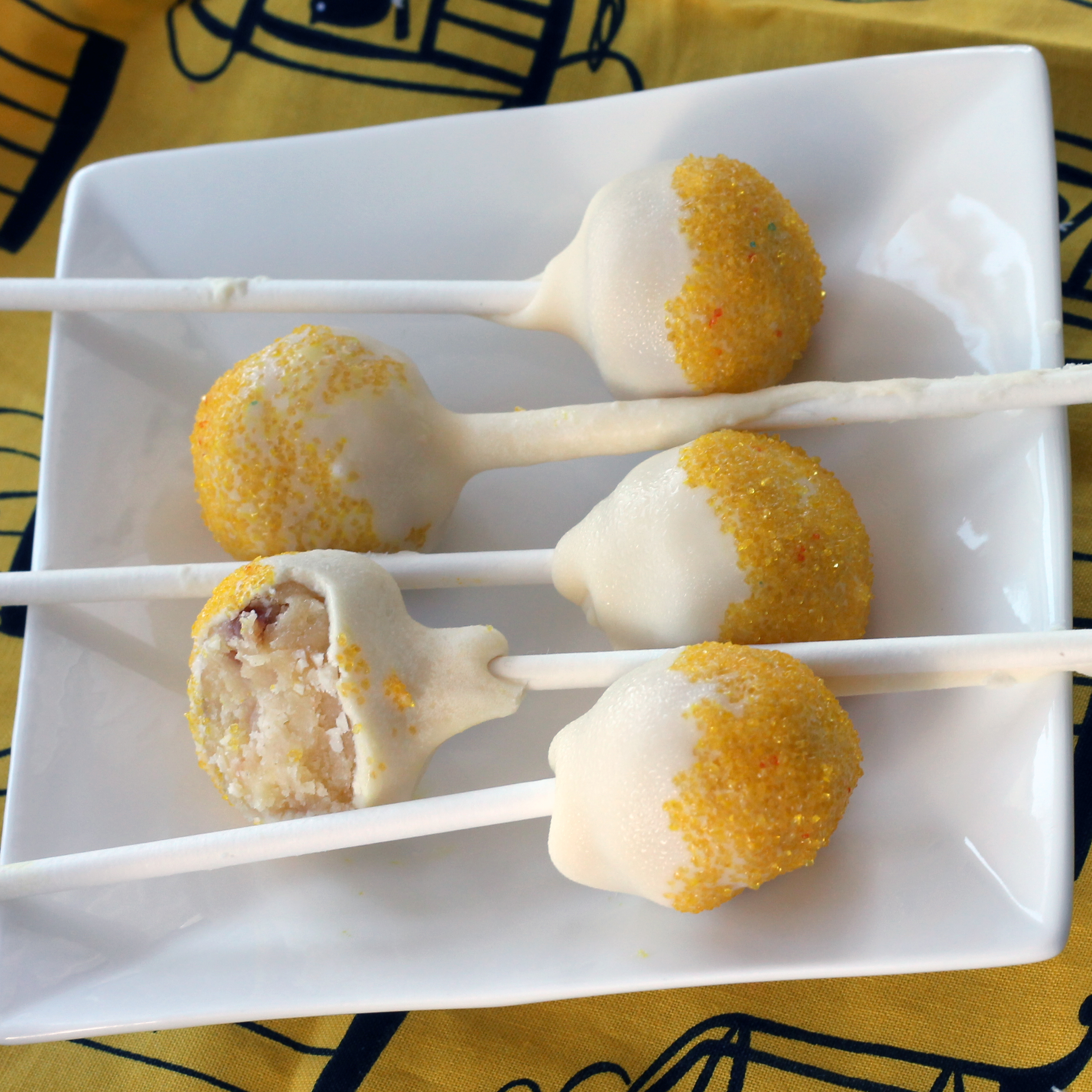 lemoncakepops.jpg