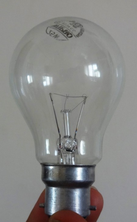 light_bulb_vase_3_m9.jpg