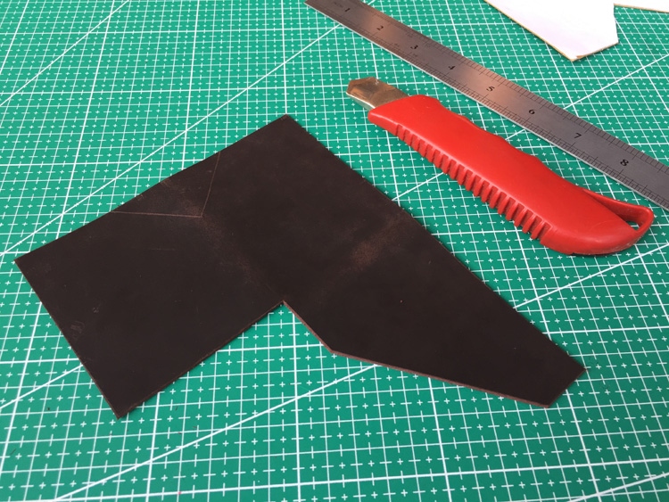 make a leather wallet (11).jpg