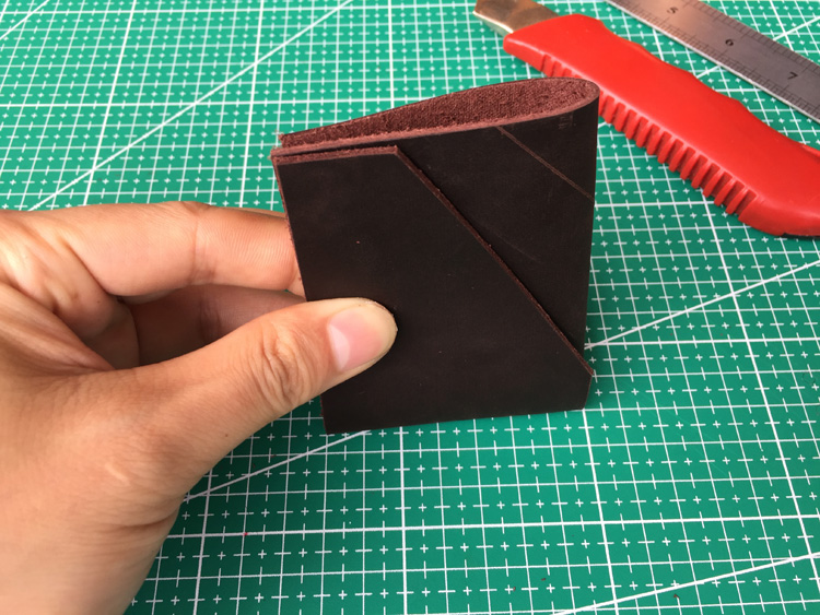 make a leather wallet (12).jpg