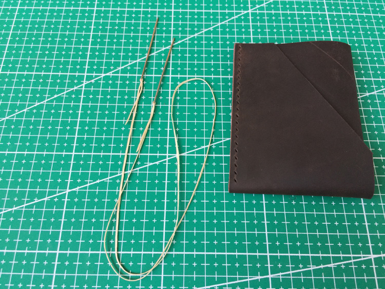 make a leather wallet (22).jpg