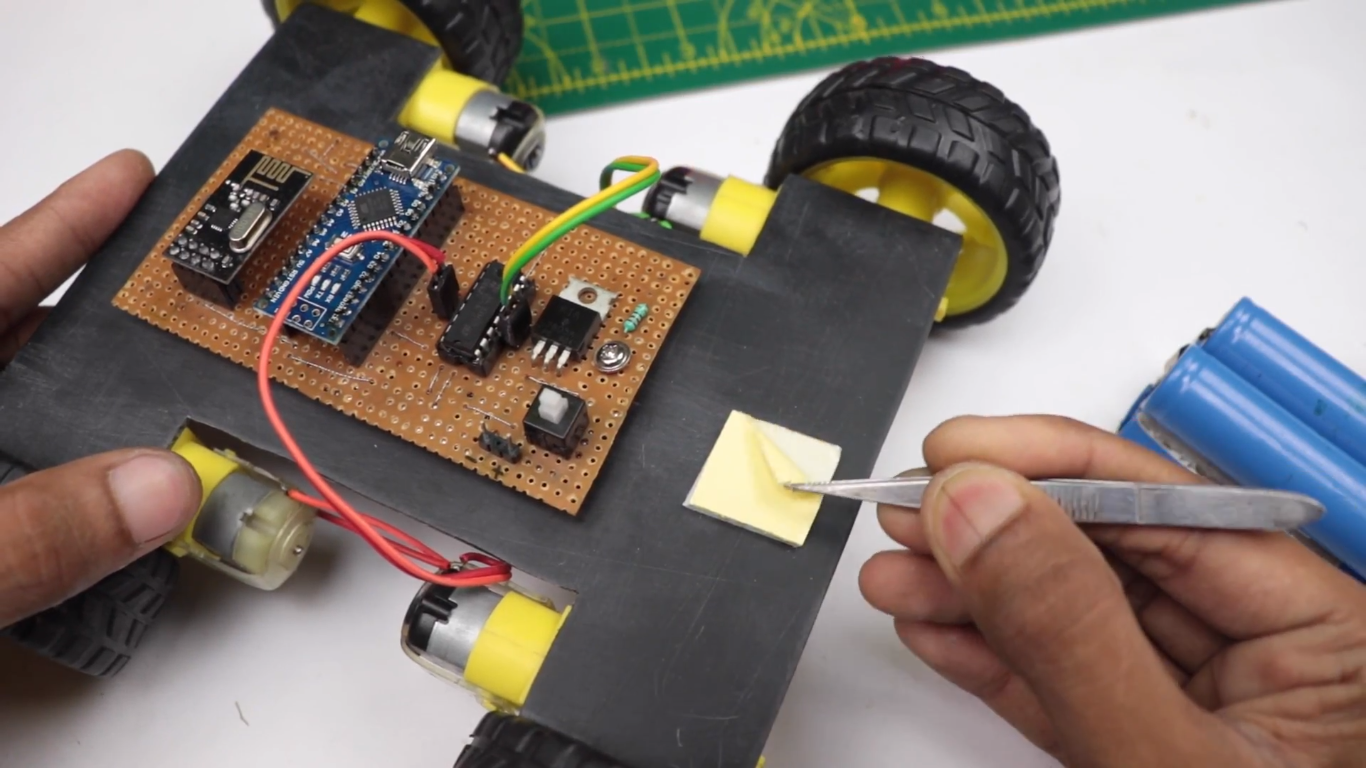 make gesture controlled robot car (67).png