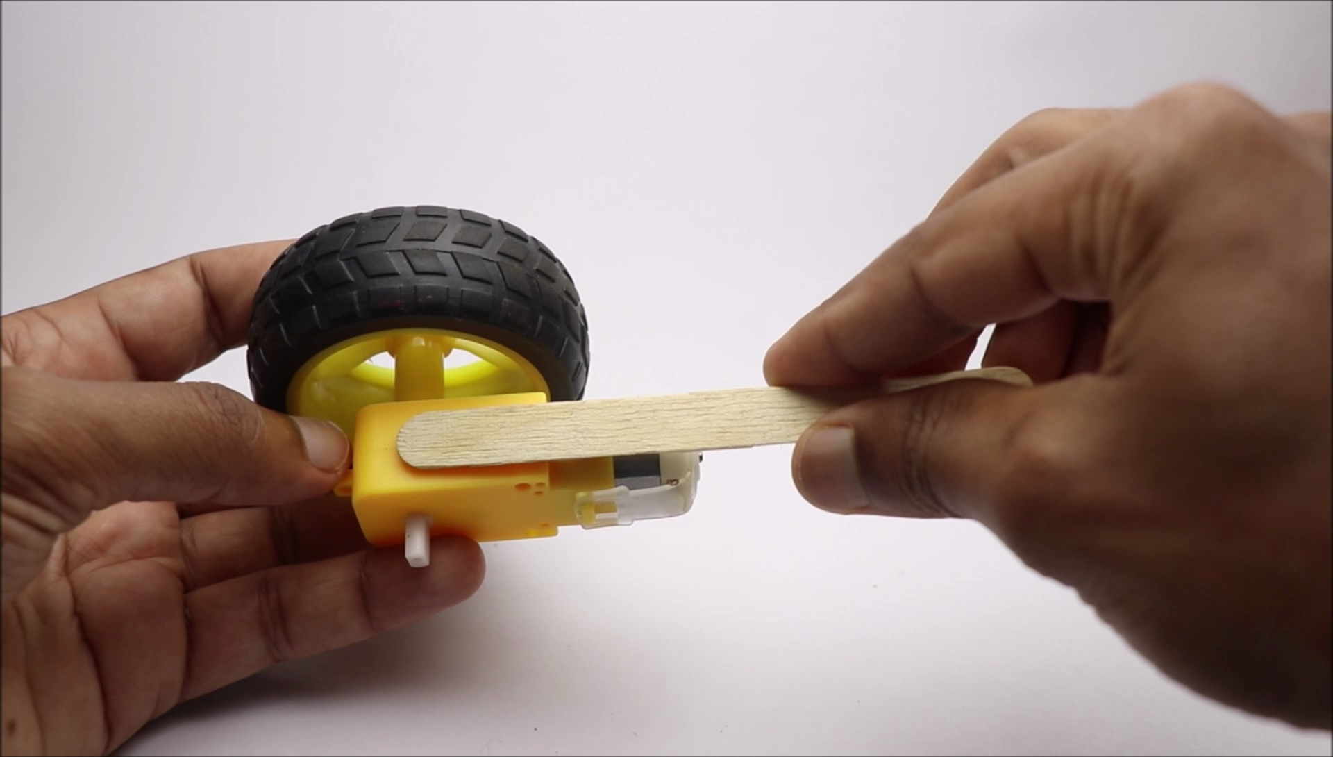 make smartphone controlled car (44).png