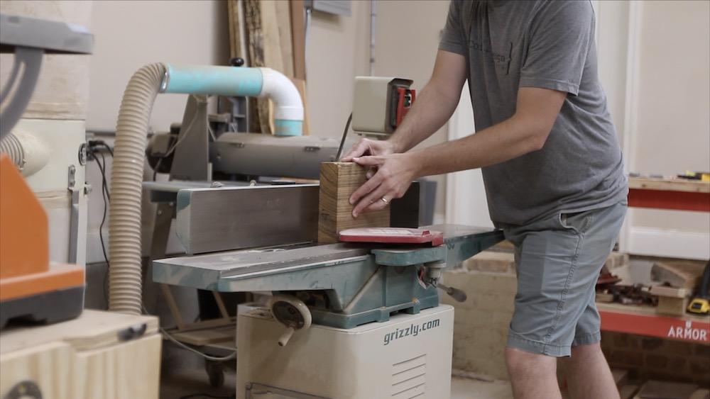 making-one-side-flat-jointer.jpeg