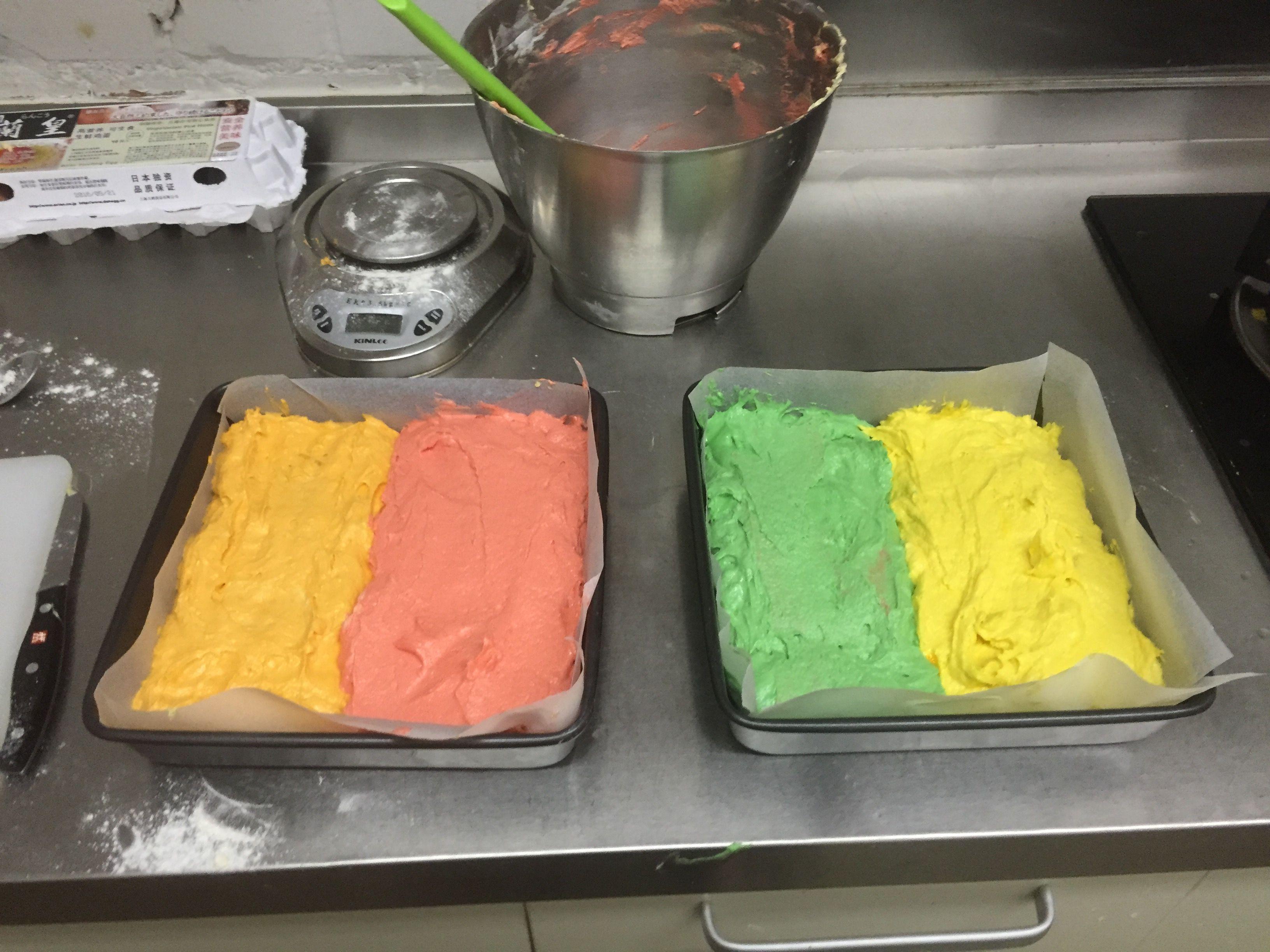 making_Rainbow_cake003.JPG