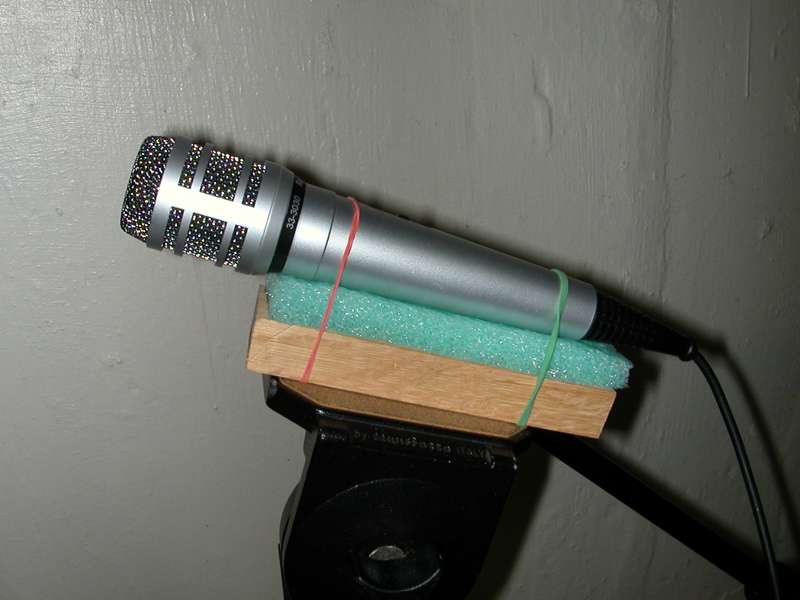 mic stand.JPG