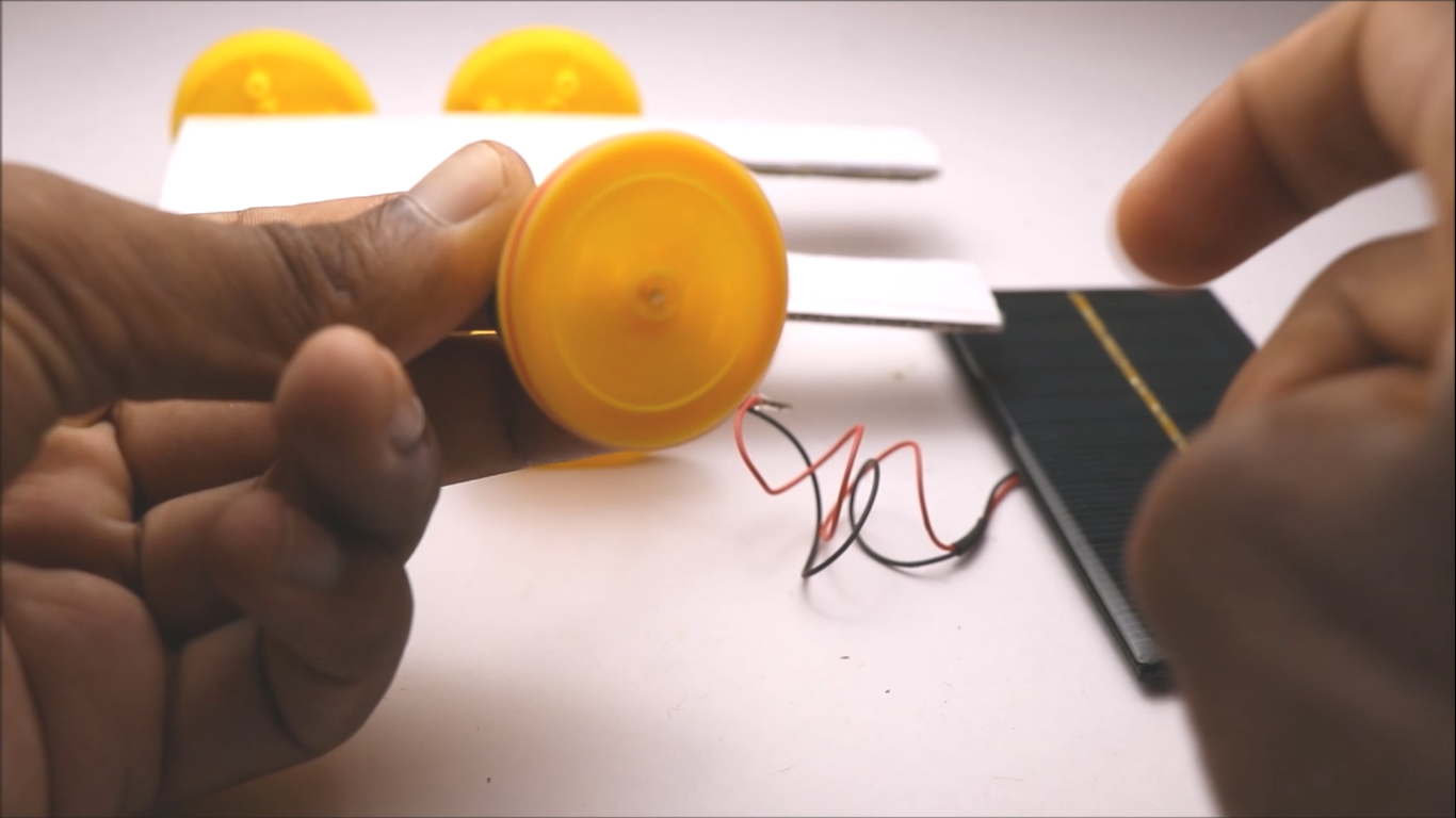mini solar powered car (18).png
