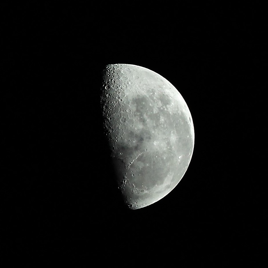 moon photograph April '20.JPG