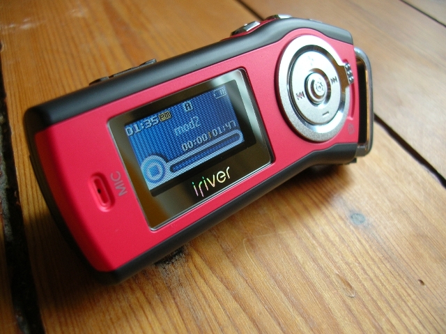 mp3-player-iRiver-portable-music-player-10-mp3-players.jpg