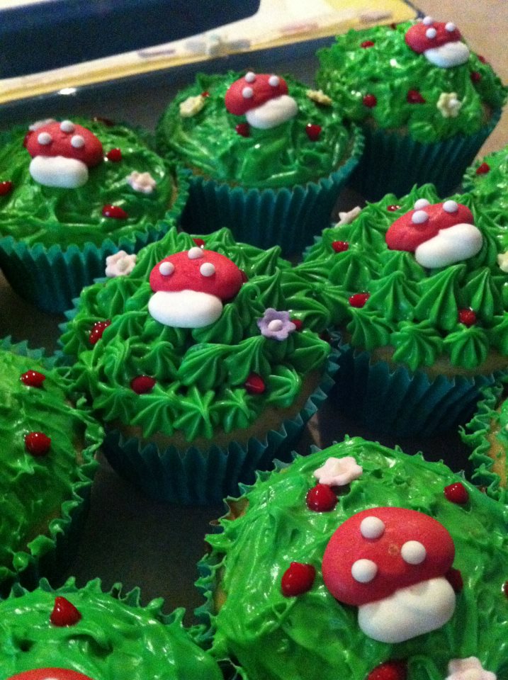 mushroom cupcakes.jpg