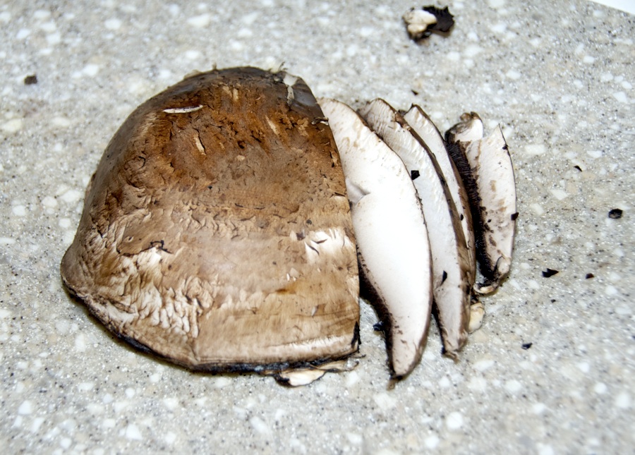 mushroom slices.jpg