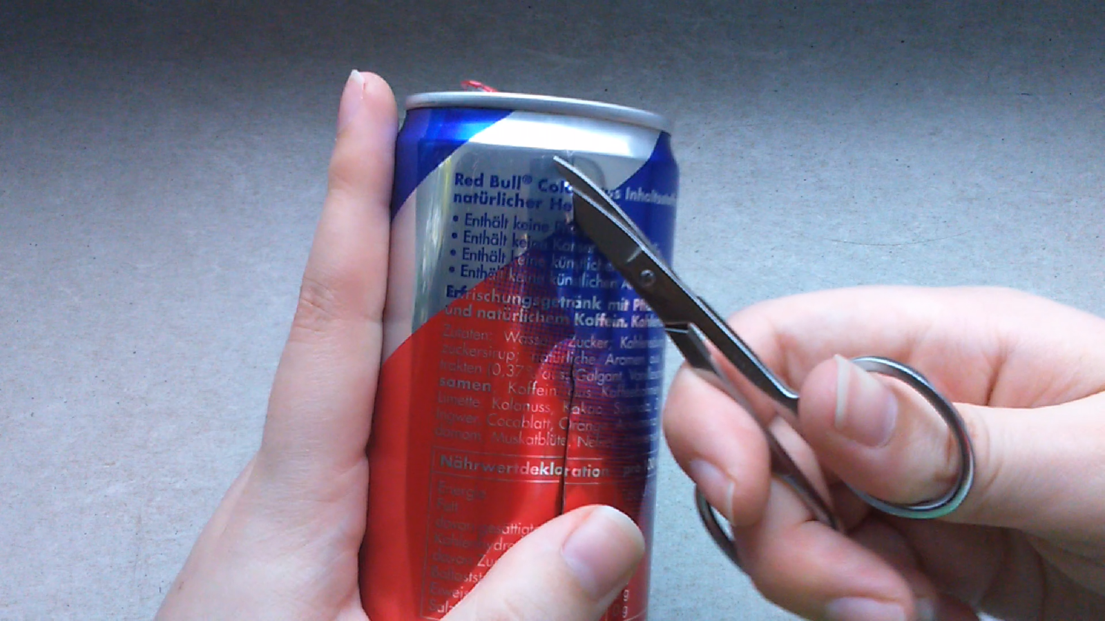 nail scissor cut.png