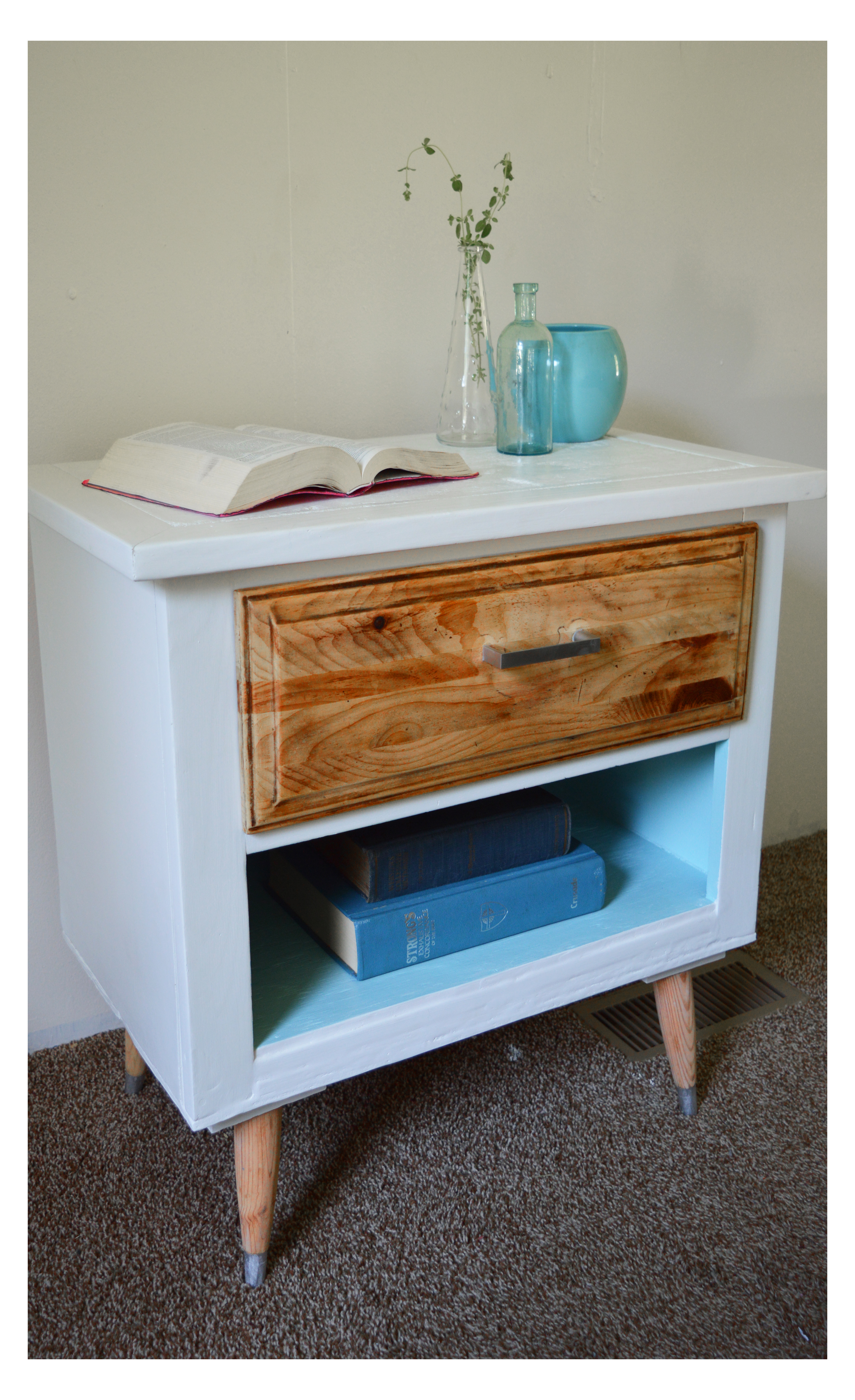 nightstand final.jpg