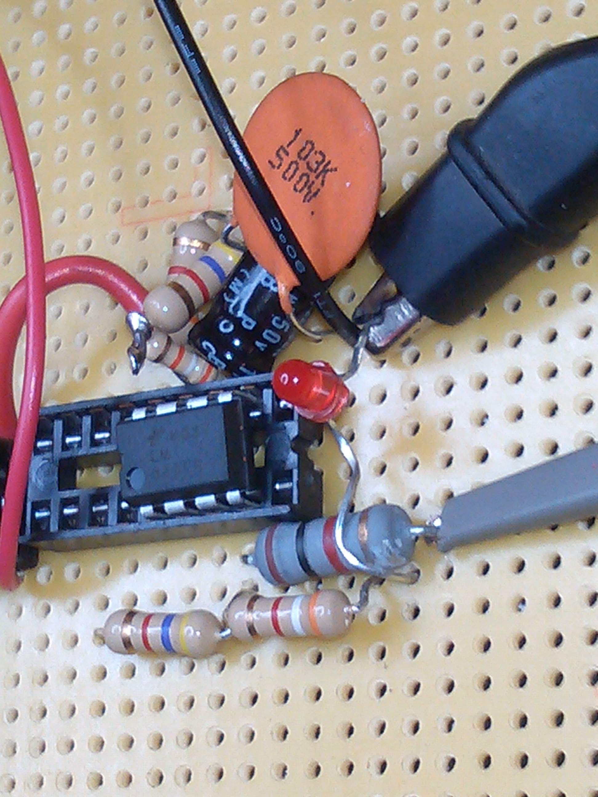 o scope probes on out put before jumper wires.jpg