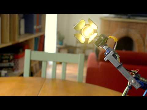 oiO - a desk-lamp robot that has a soul!