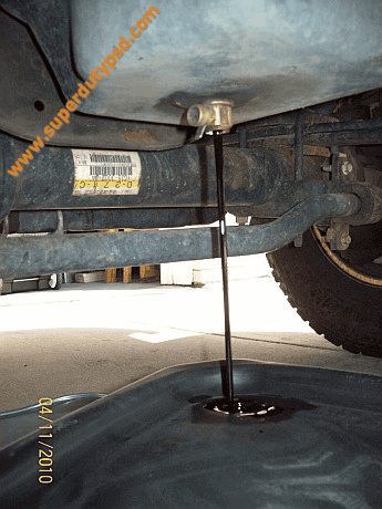 oil-change-006_oil-draining-from-oil-pan.gif