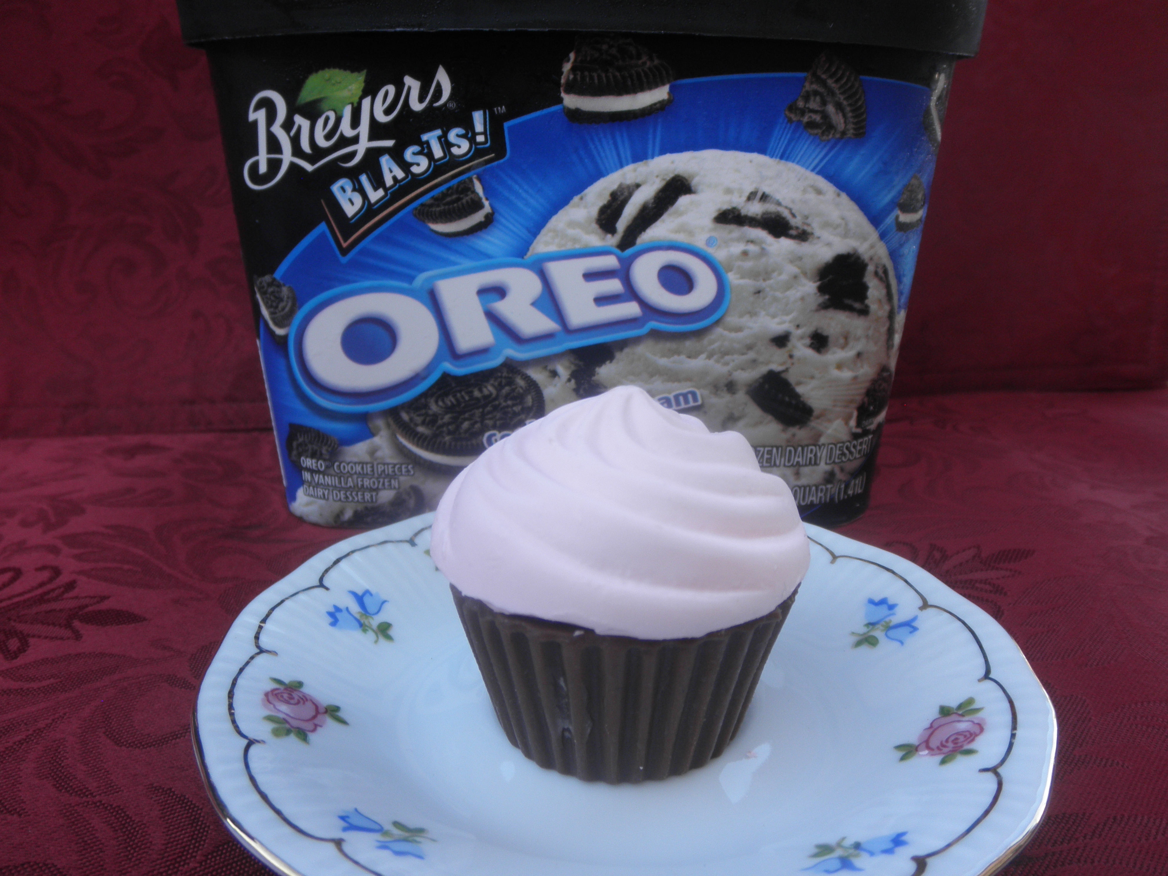 oreo cupcake bon bons 090.JPG