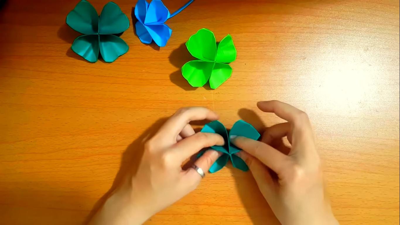 origami clover 16.jpg