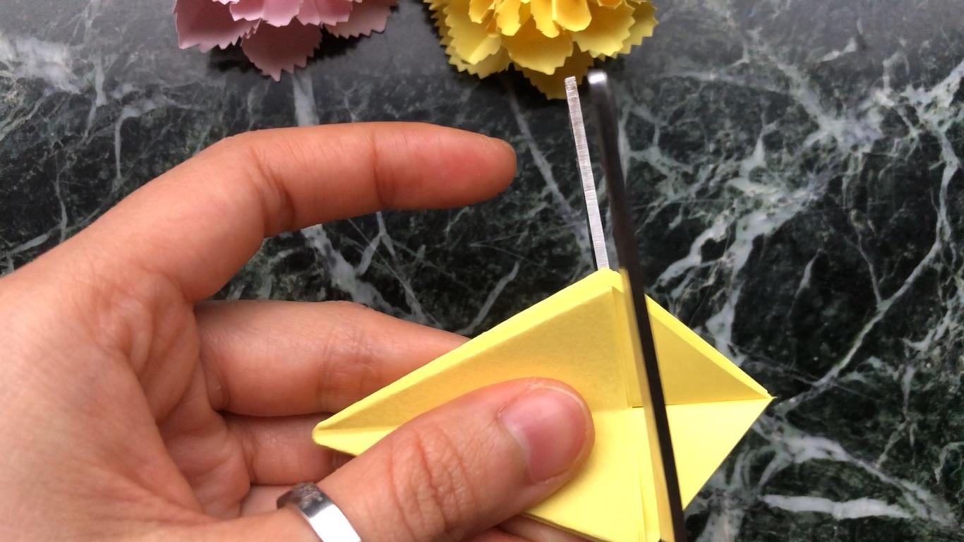 origami easy carnation flower 4.jpg