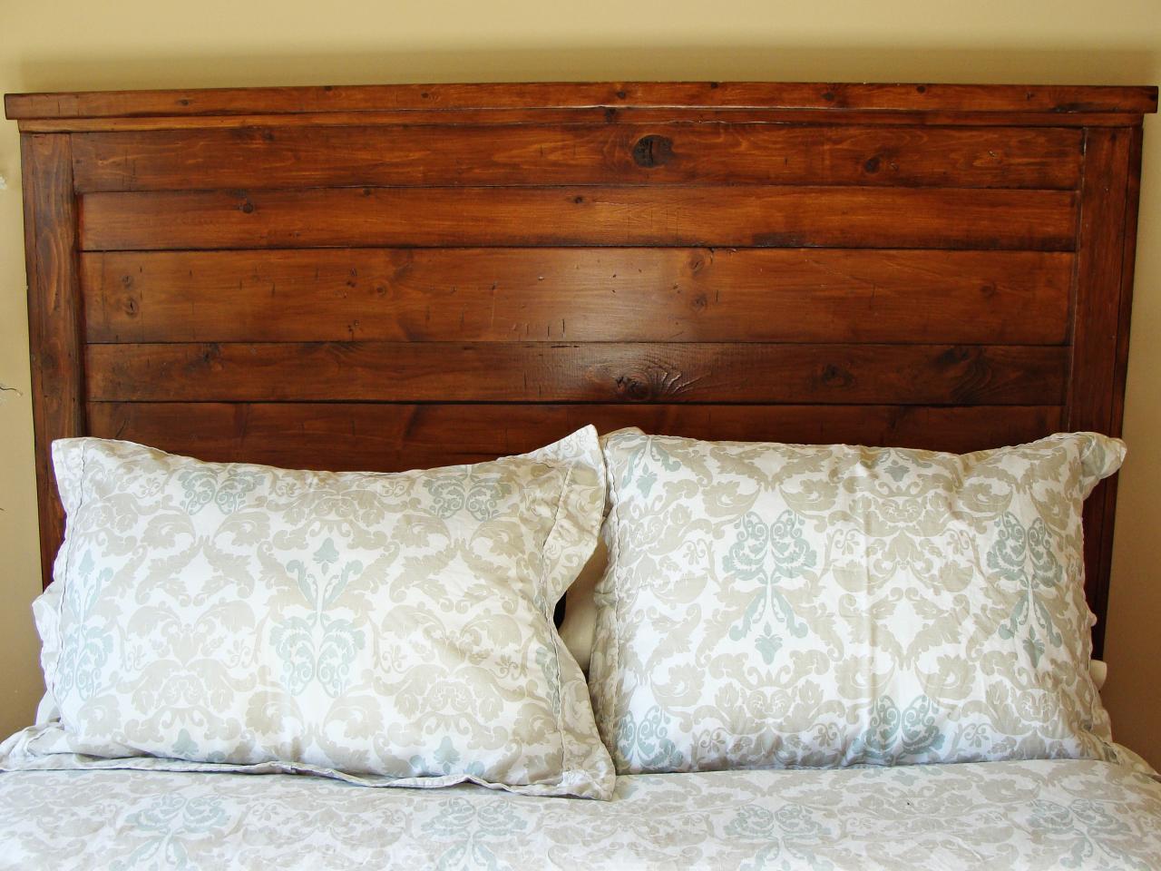 original_nicole-barr-rustic-wood-headboard-2_s4x3.jpg.rend.hgtvcom.1280.960.jpeg