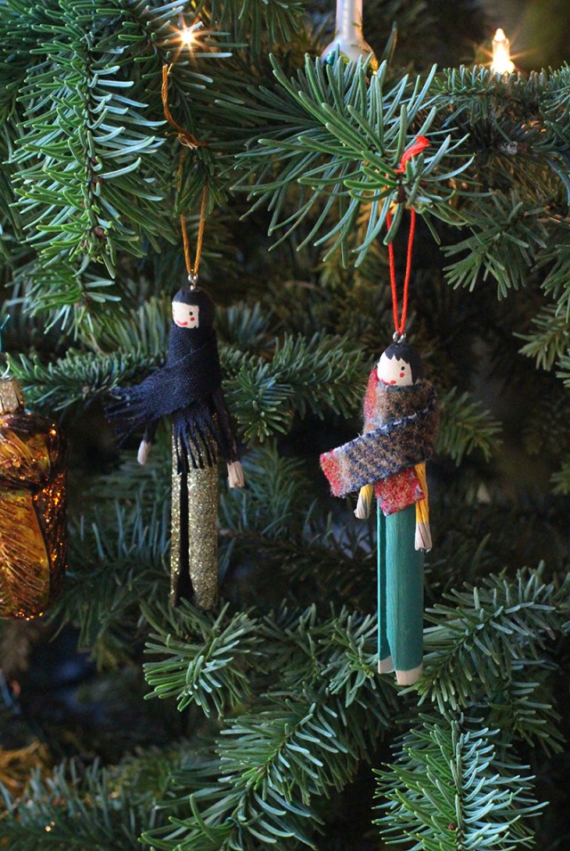 ornamentpeople1-640x955.jpg