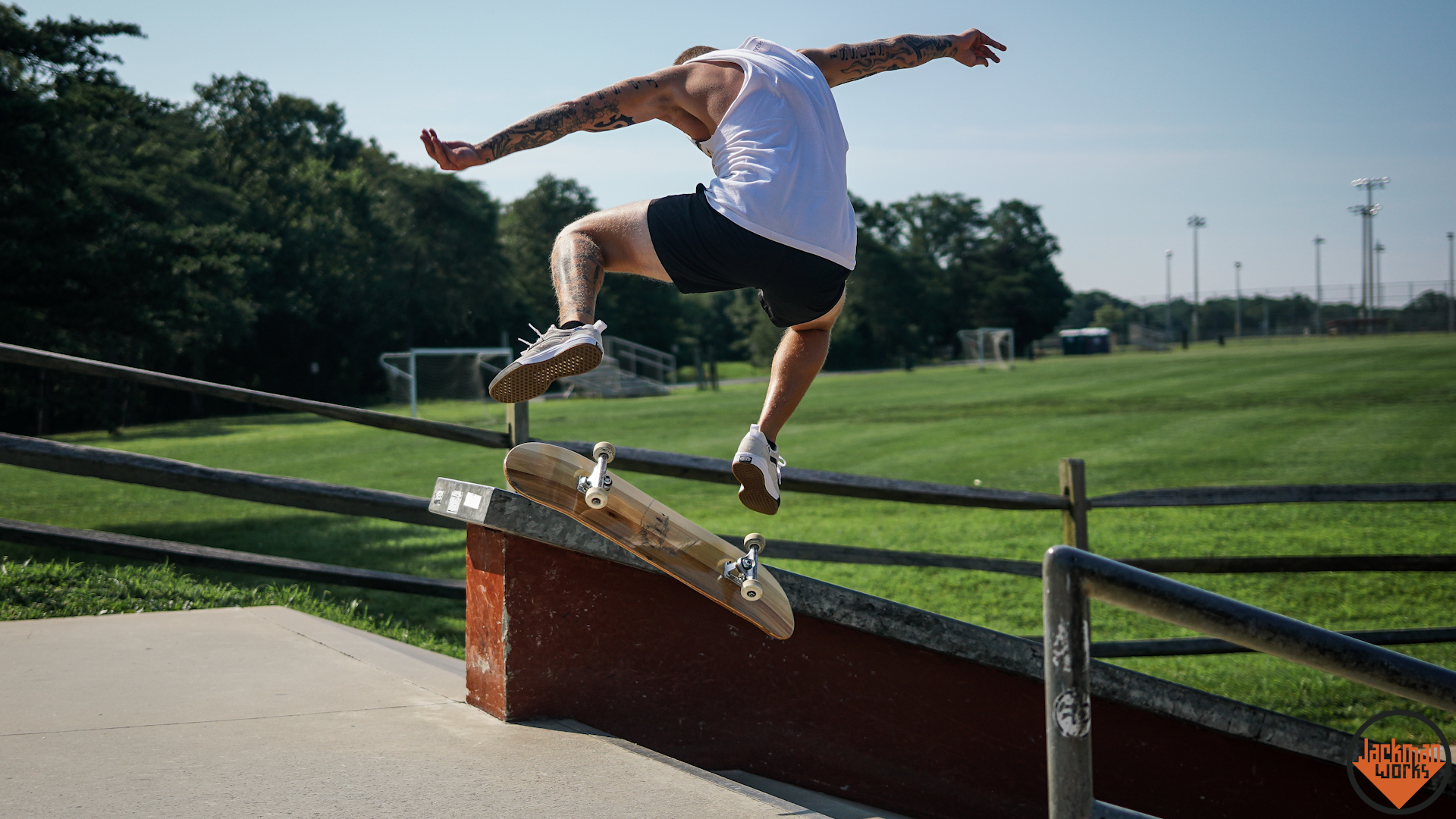 pallet wood skateboard deck 35.jpg
