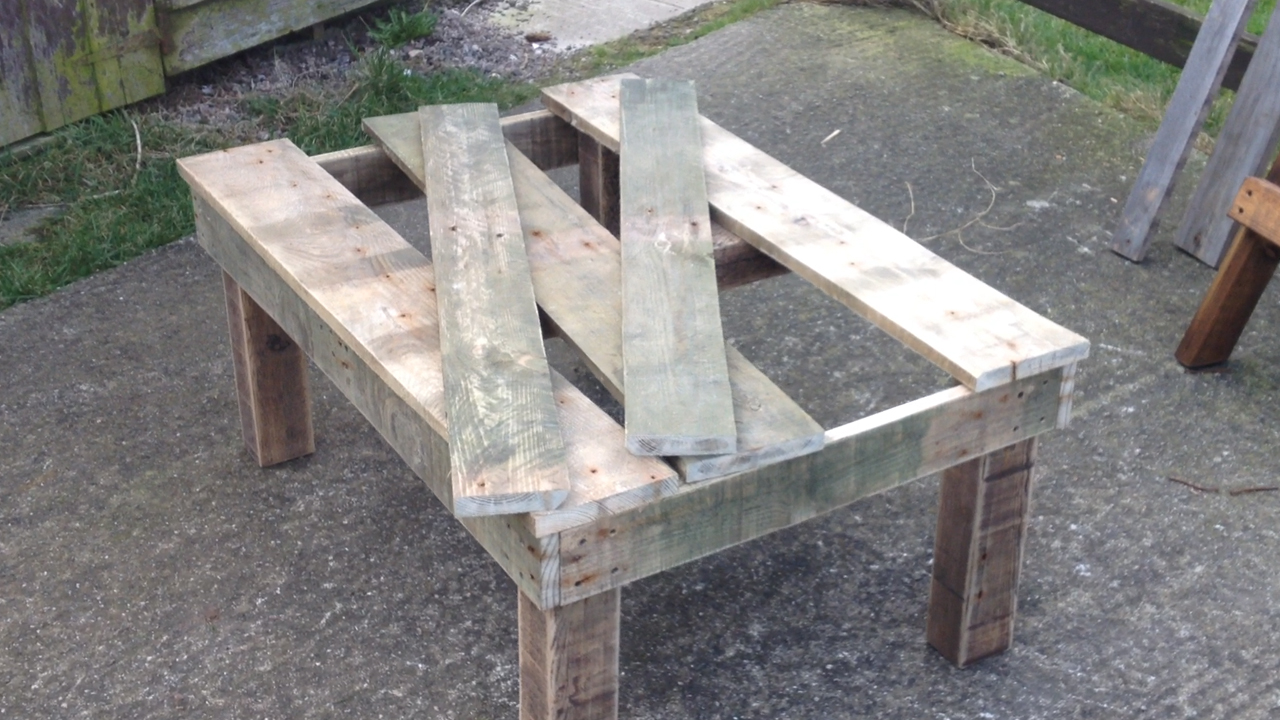 pallet-coffee-table.jpg