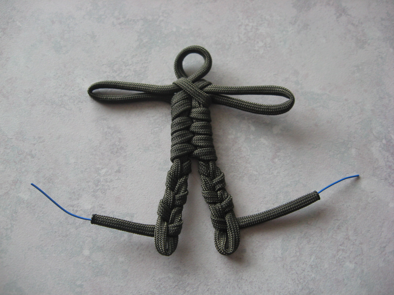 paracord man 019.jpg