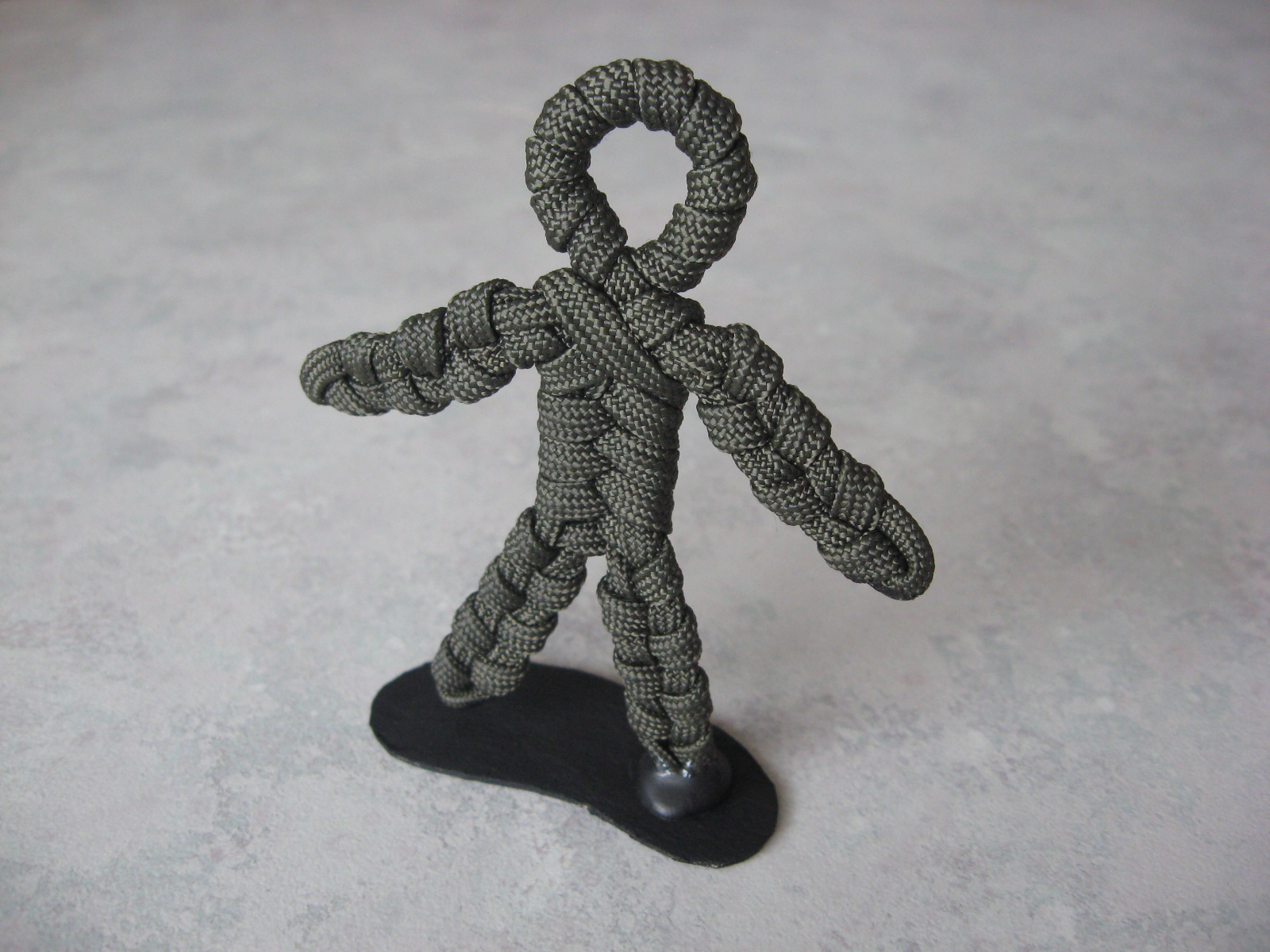 paracord man 044.jpg