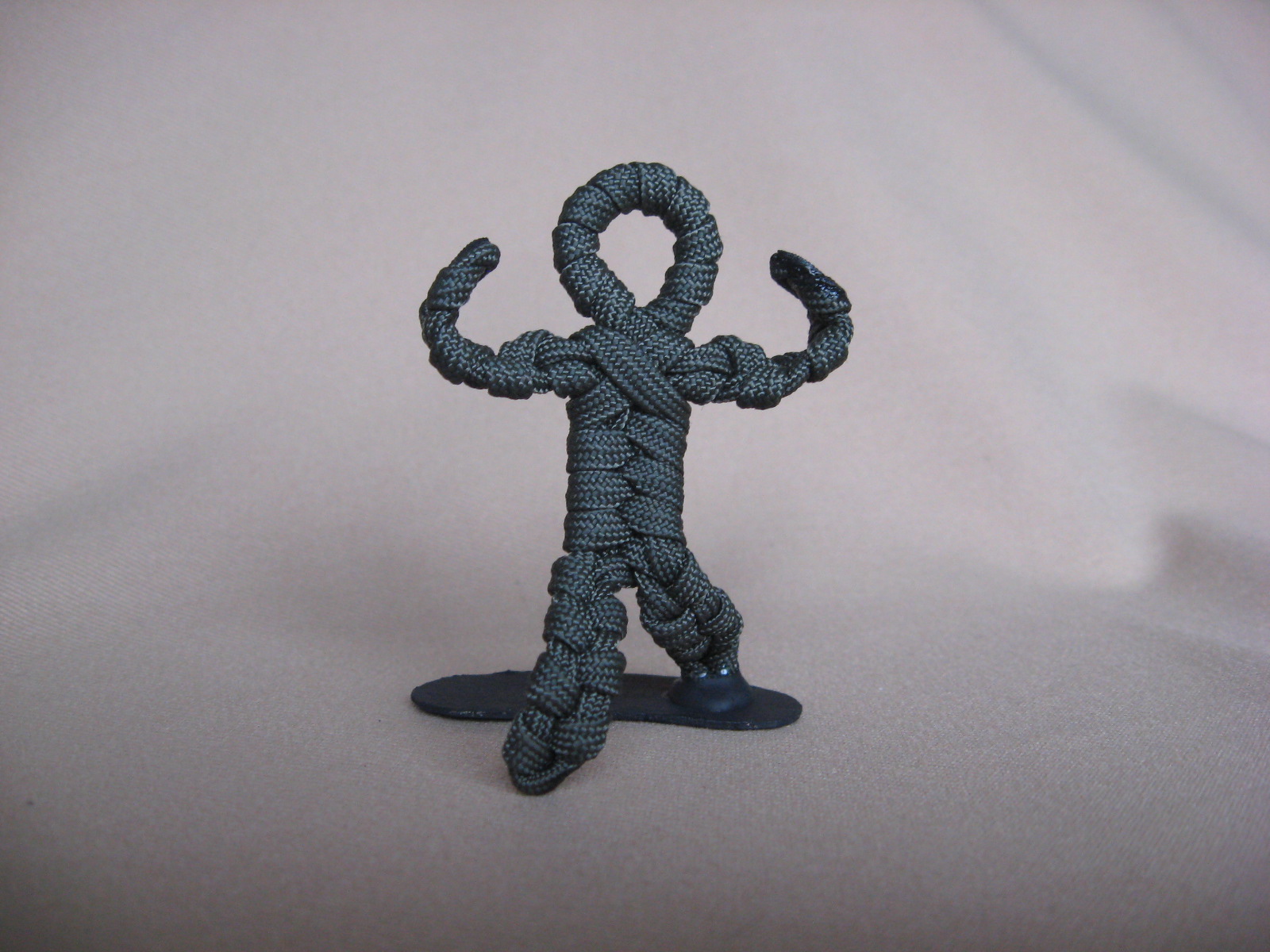 paracord man 076.jpg