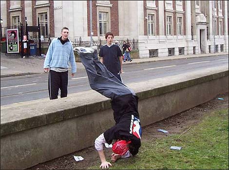 parkour21lukediveroll1_470x350.jpg