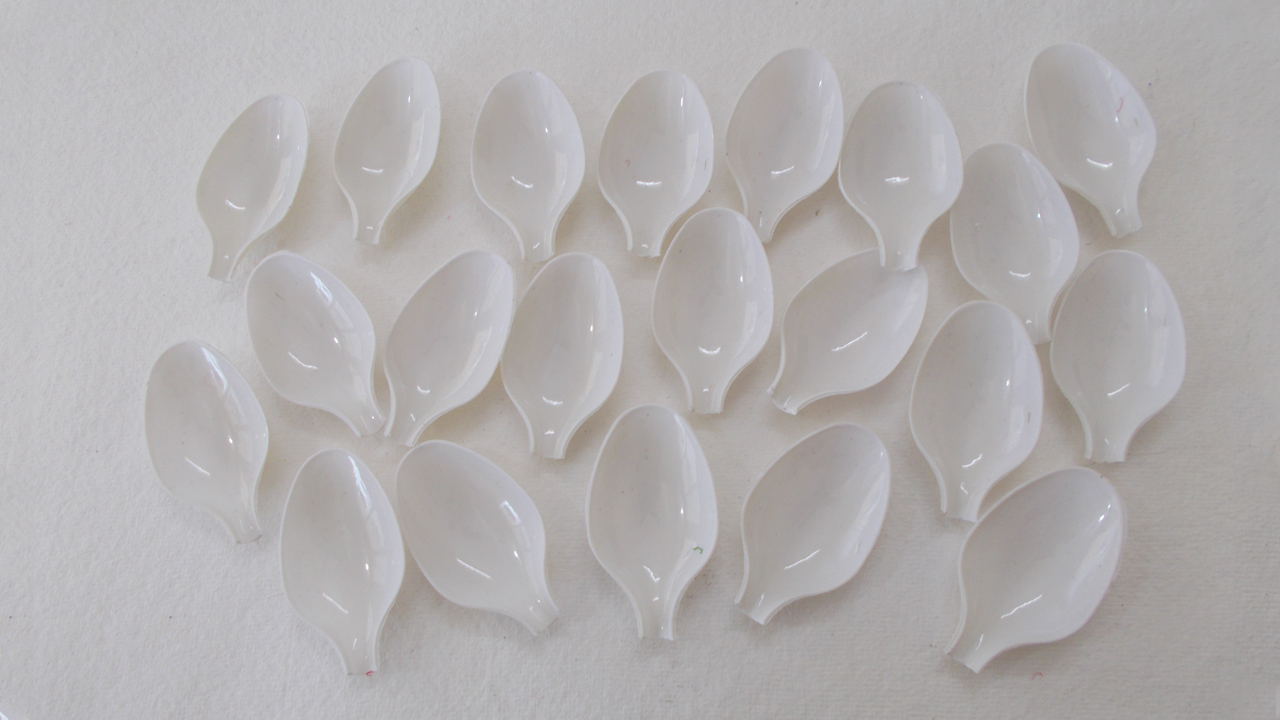 plastic-spoons.jpg