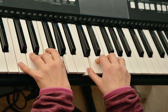play-piano-1925454_640.jpg