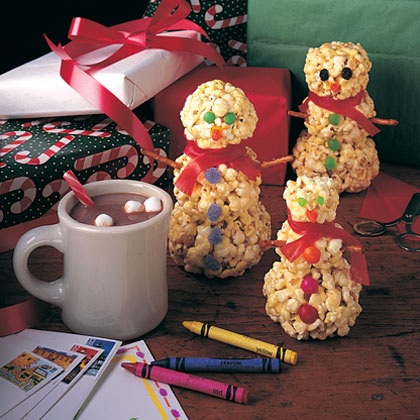 popcorn-snowmen-recipe-photo-420-1195-FF11007X.jpg